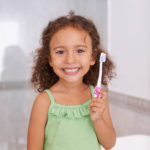 Cuidado com os dentes de leite é determinante para a saúde bucal das crianças